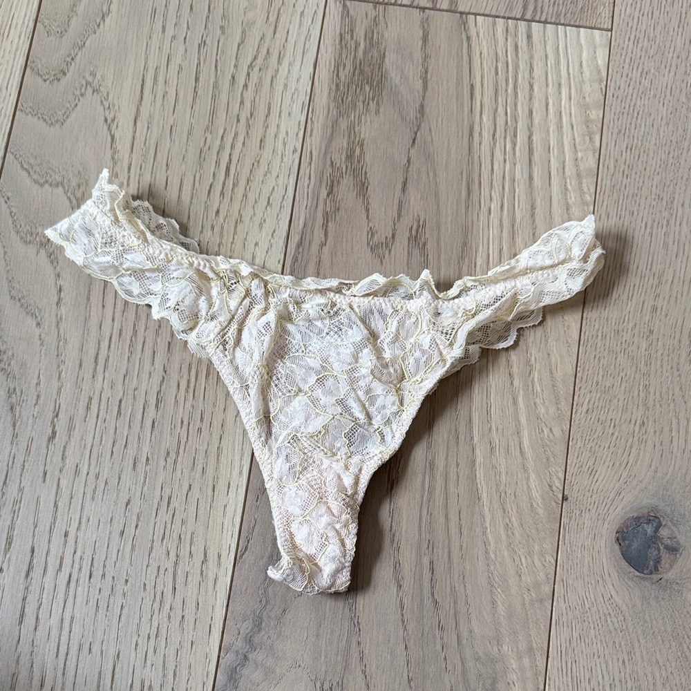 Eberjey Cream Floral Lace Thong